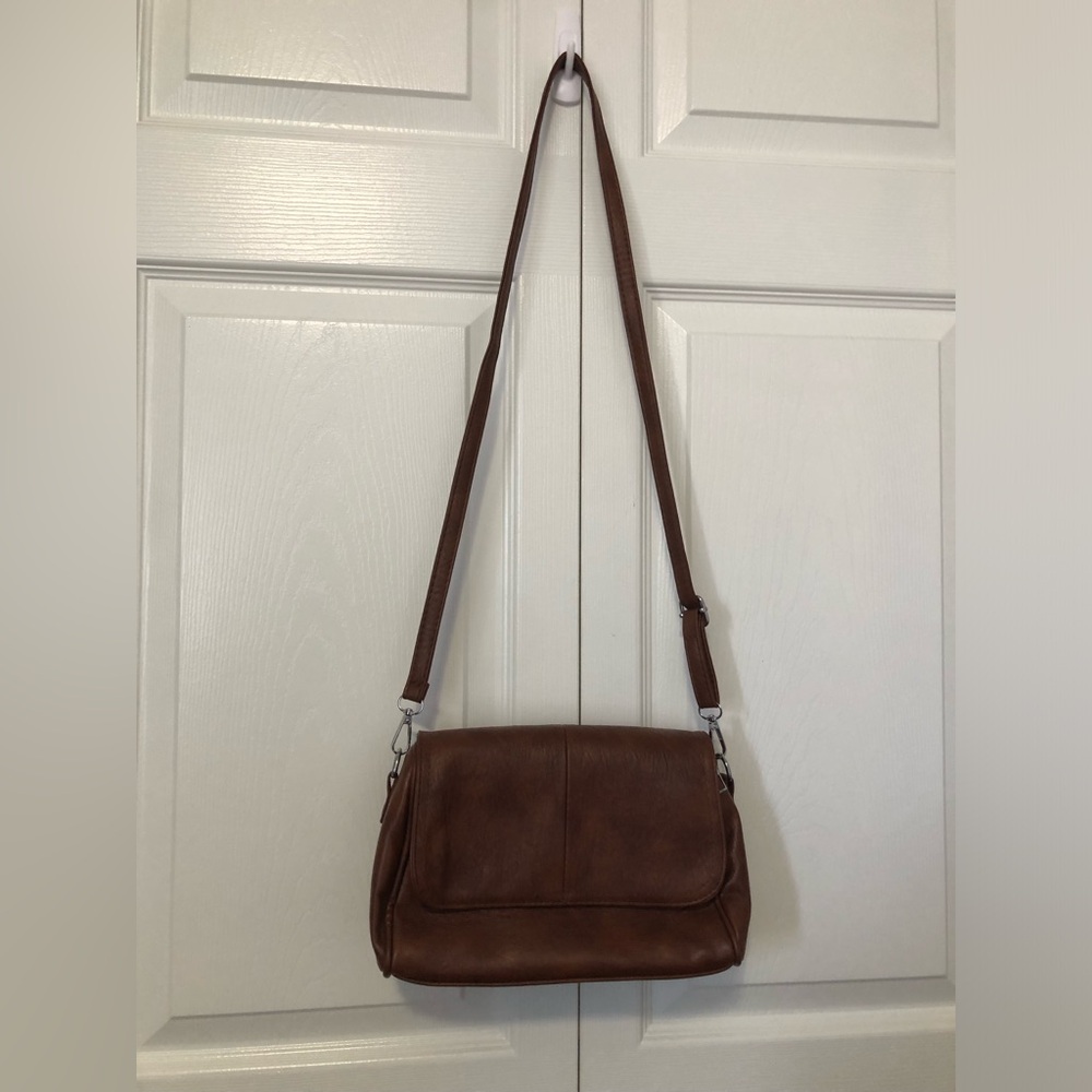 Classic Brown Leather Crossbody Bag - Timeless Everyday Style